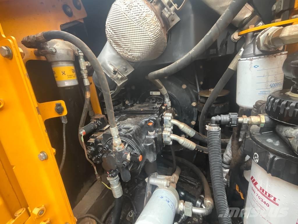 JCB JS 130 LC Beltegraver