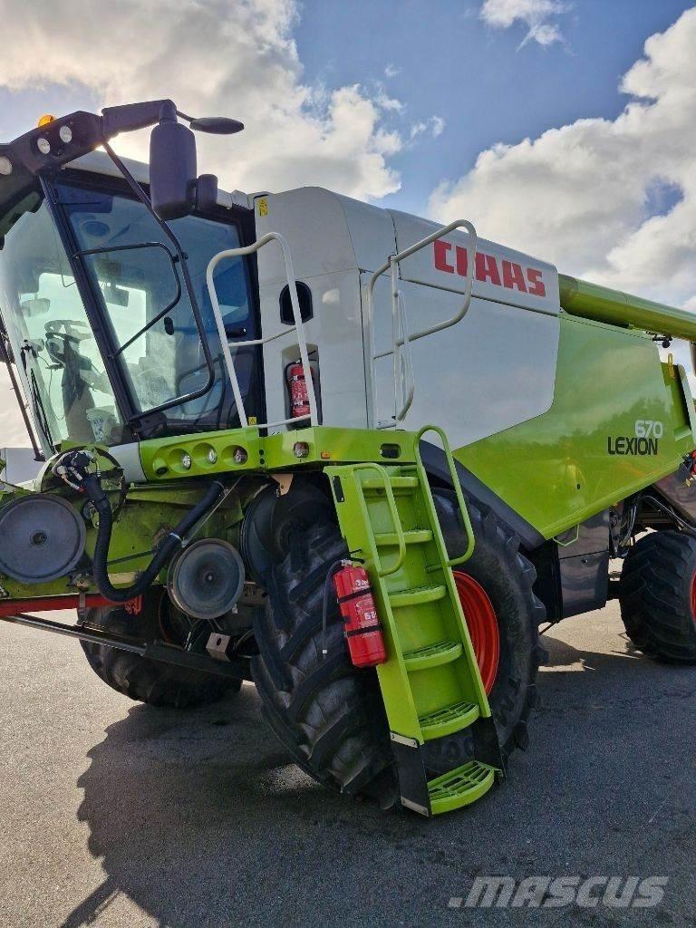 CLAAS Lexion 670 Skurtreskere