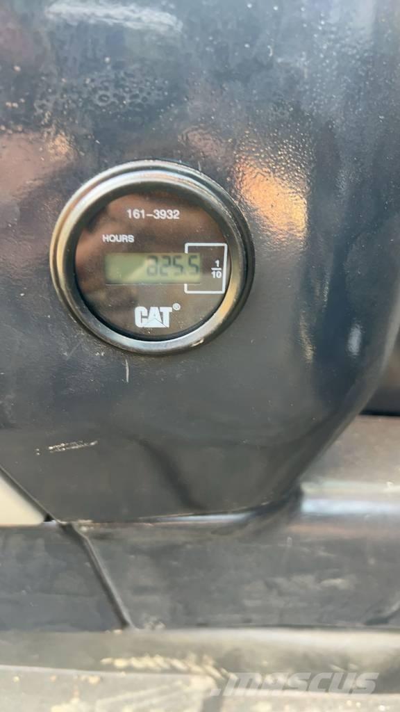 CAT 325 D Beltegraver