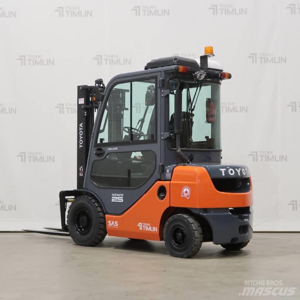 Toyota 52-8FDF25 Diesel Trucker