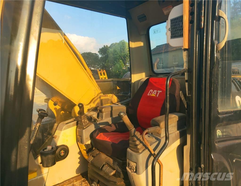 CAT 325D Beltegraver