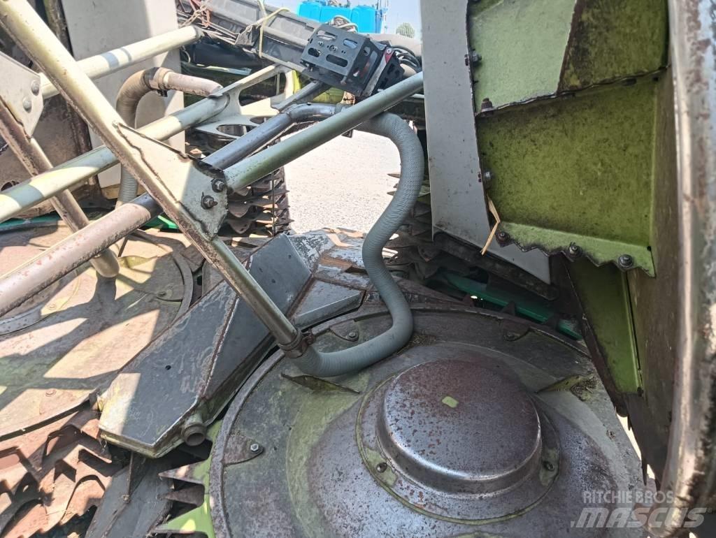 CLAAS Orbis 600 Selvdrevne fôrhøstere