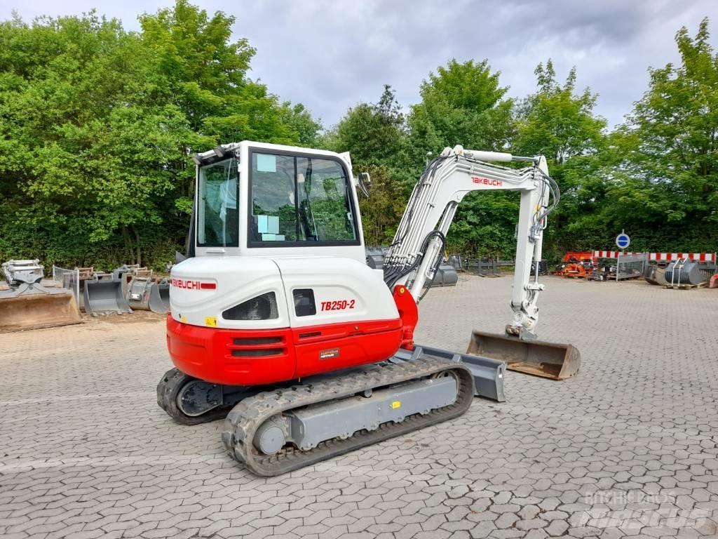 Takeuchi TB 250-2 Minigravere <7t