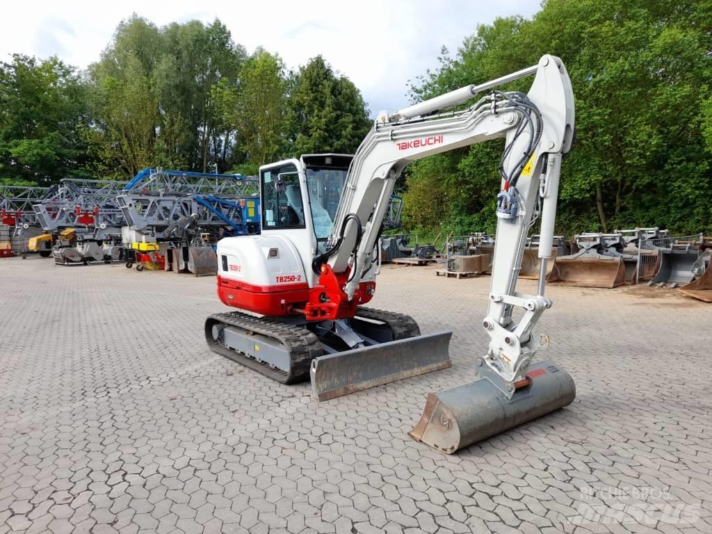 Takeuchi TB 250-2 Minigravere <7t