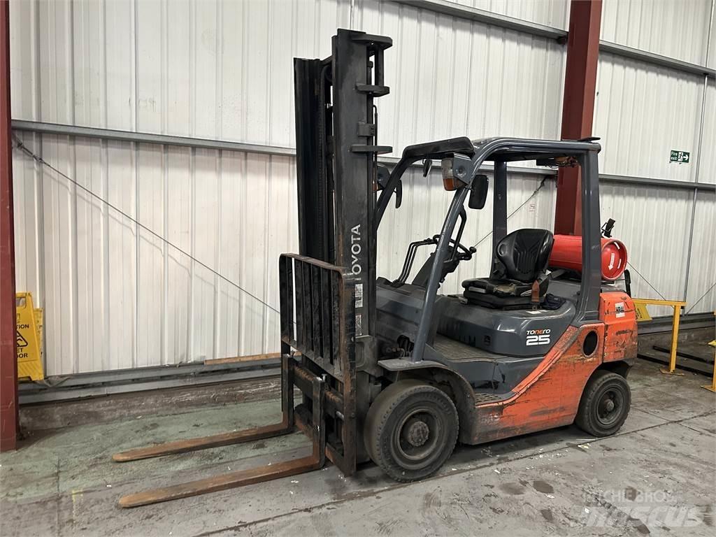 Toyota 02-8FGF25 Propan trucker