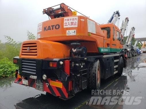 Kato KR25H-V5 Røff terreng kraner