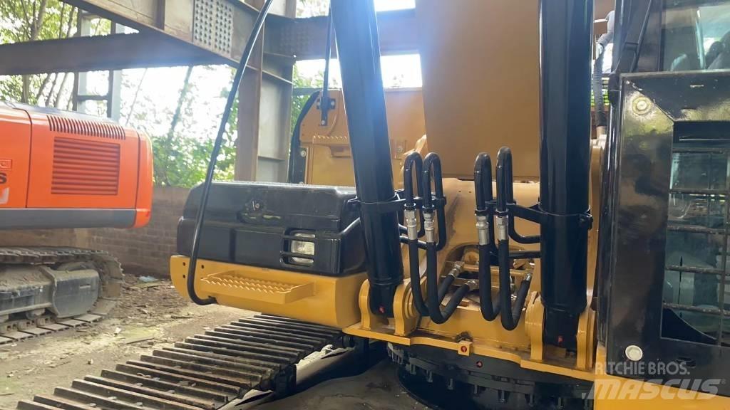 CAT 320D2L Beltegraver