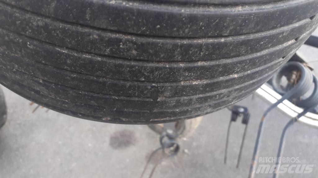 Vicon 1124C Raker og høyvendere