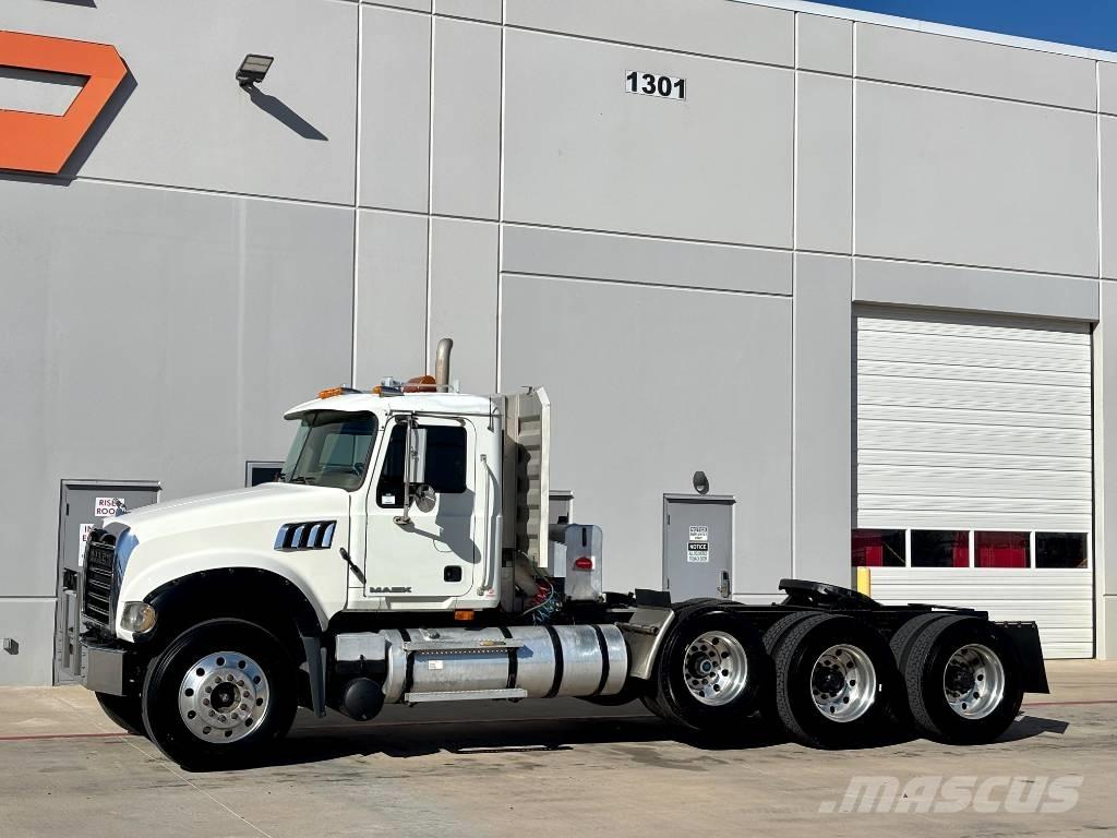 Mack GU713 Trekkvogner