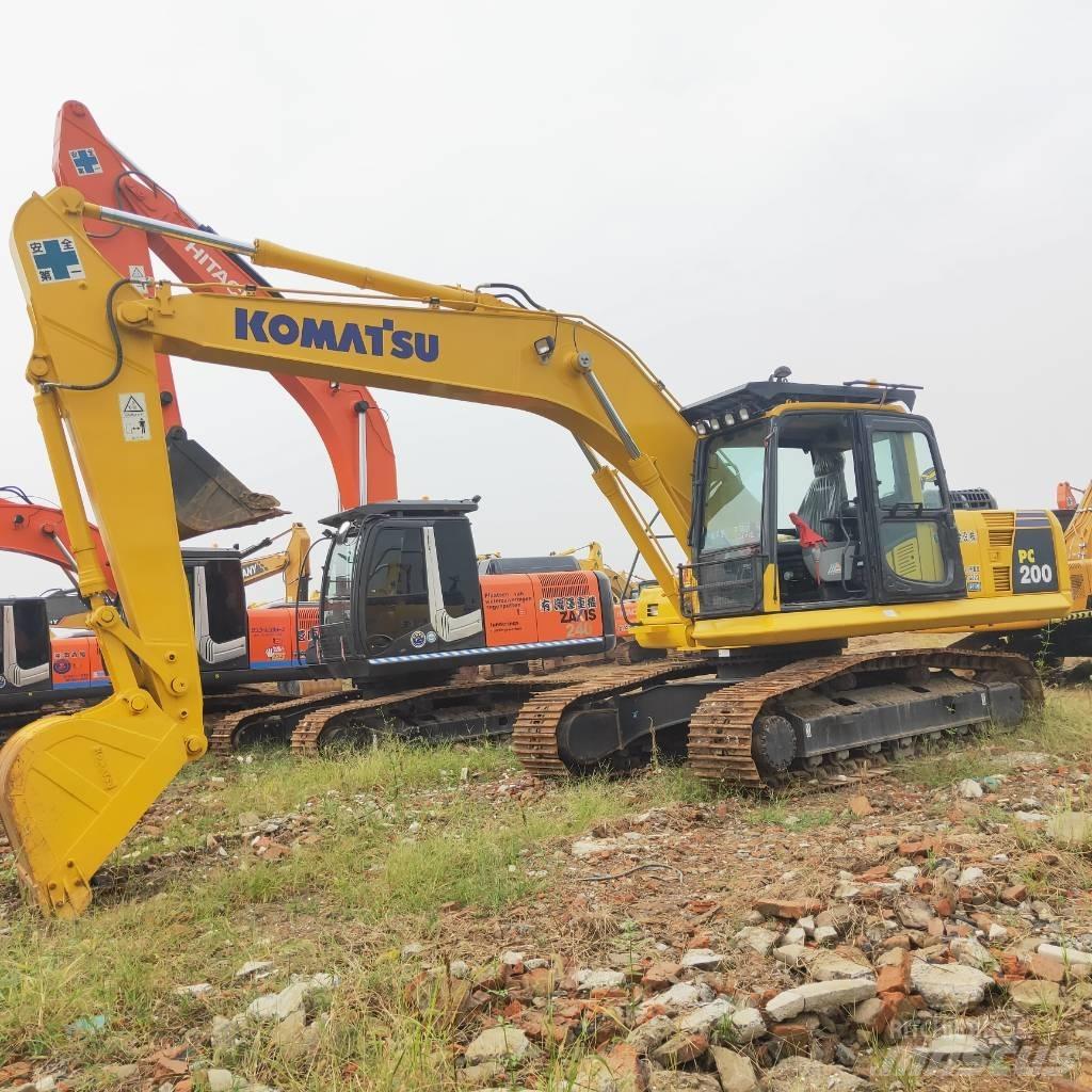 Komatsu PC200-8 Beltegraver