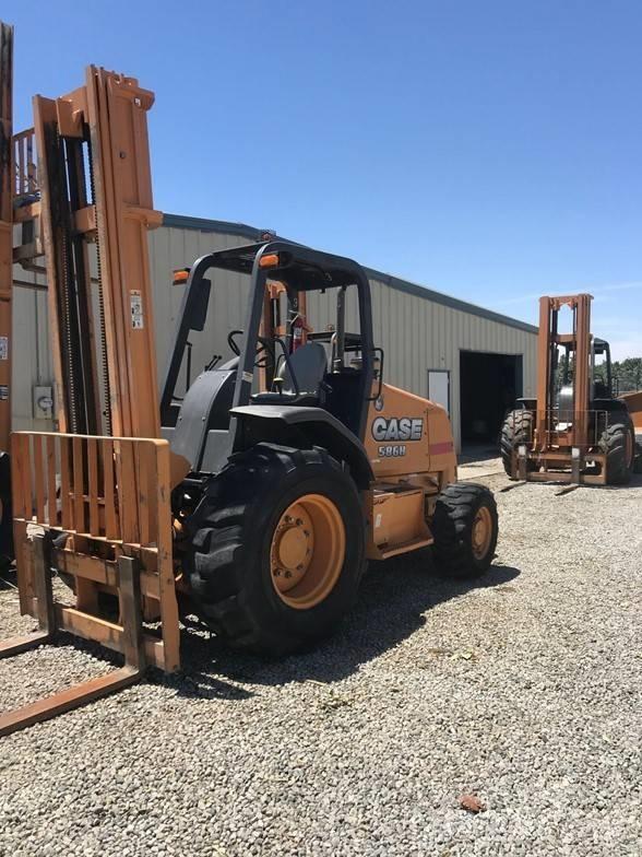 CASE 586H Terrenggående gaffeltruck