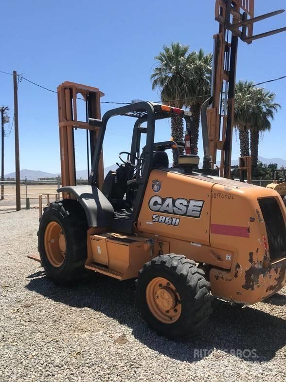 CASE 586H Terrenggående gaffeltruck