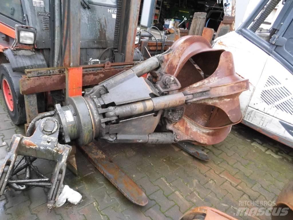 Fuchs MHL 320 Gravemaskiner for avfallshåndtering