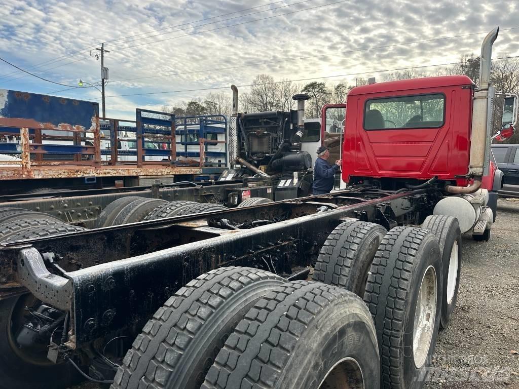 Mack CV 713 Kabelløft lastebiler