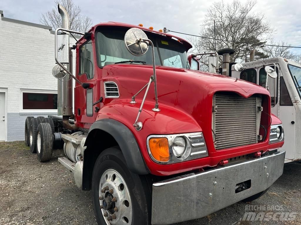 Mack CV 713 Kabelløft lastebiler