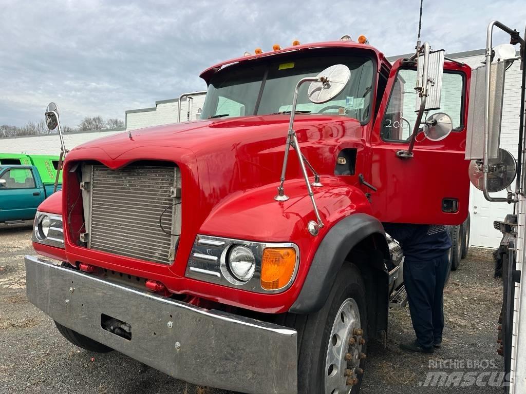 Mack CV 713 Kabelløft lastebiler