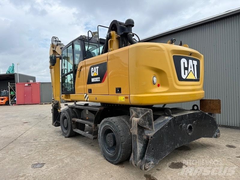 CAT MH 3022 Gravemaskiner for avfallshåndtering