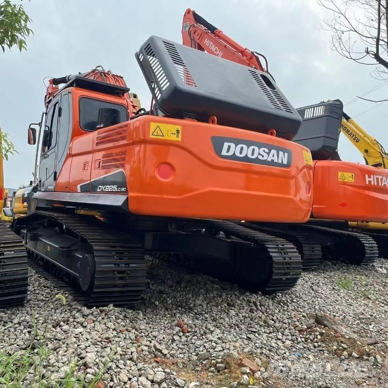 Doosan DX225 Beltegraver