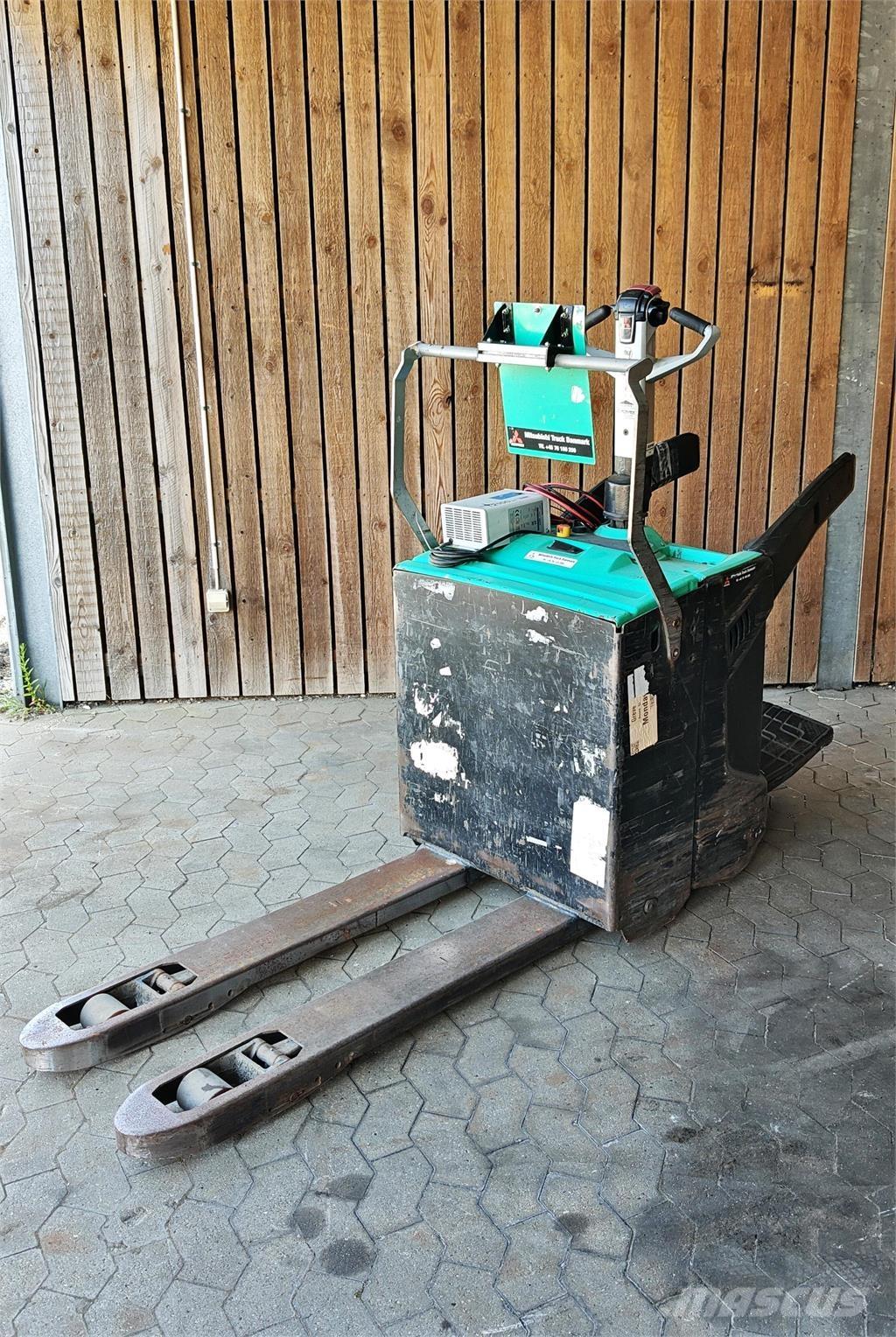 Mitsubishi PBV20N2 Platform truck