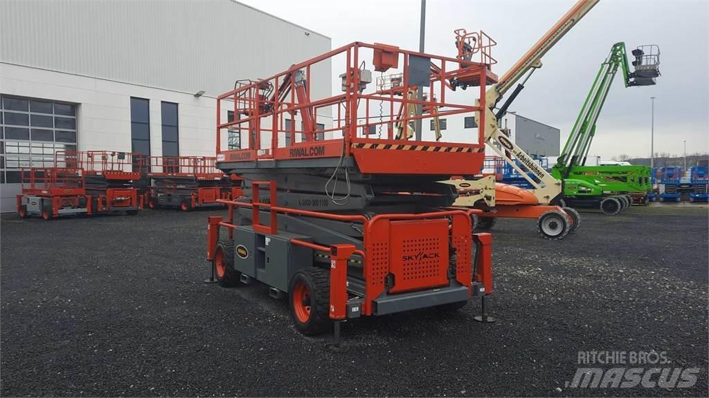 SkyJack 9250RT Sakselifter