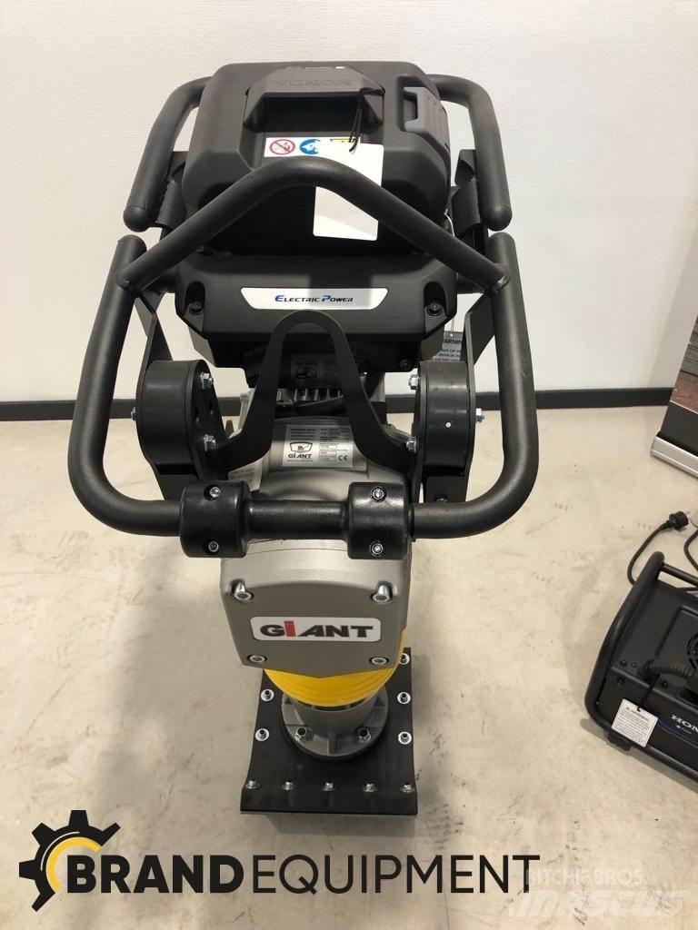 GiANT GR740E Vibroplater