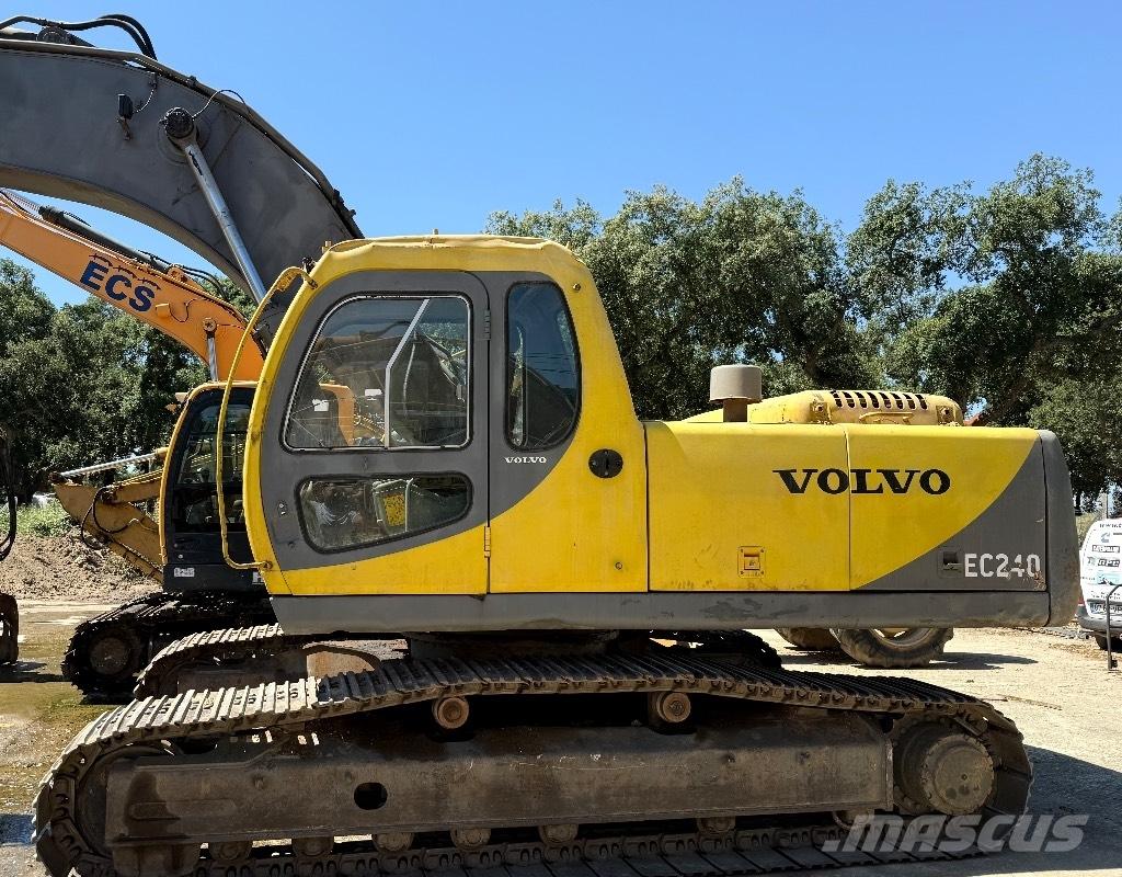 Volvo EC240 Gravemaskiner med lang bom
