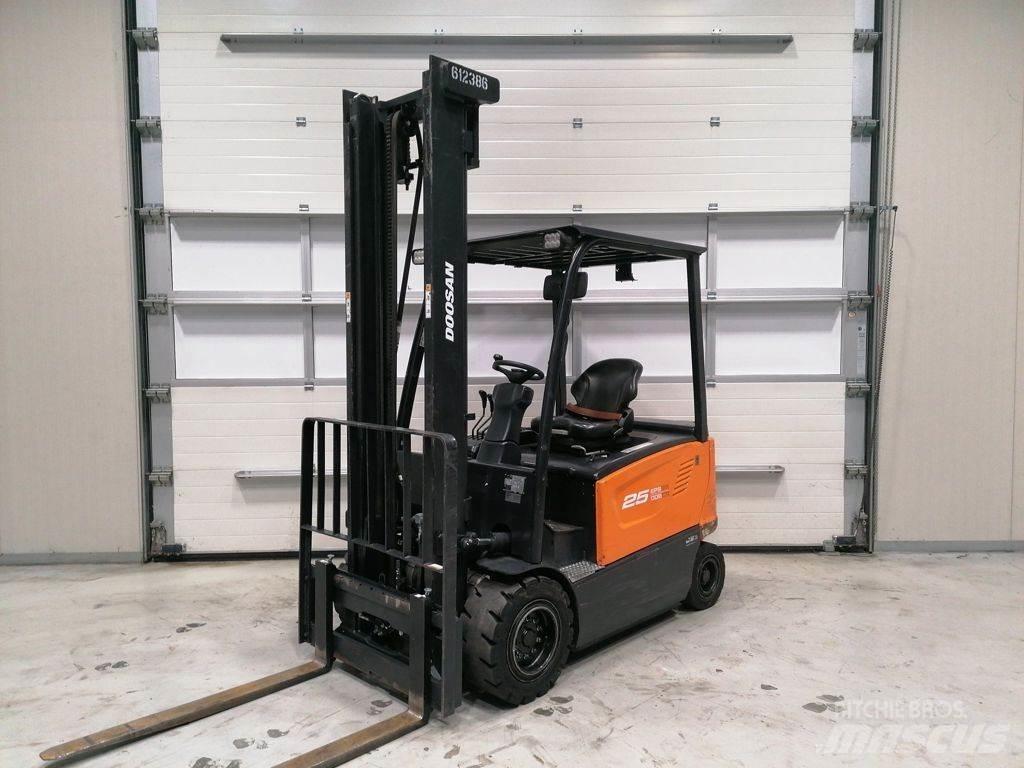 Doosan B25X-7 Elektriske trucker