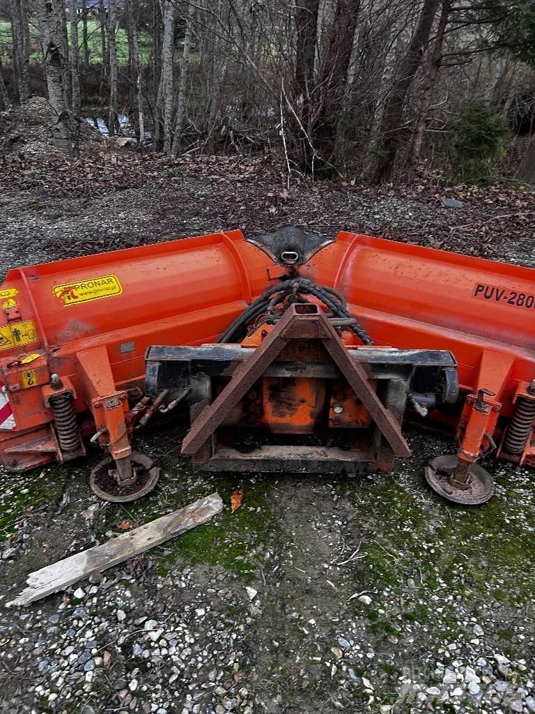 Pronar PUV 2800 Snøploger- og skjær