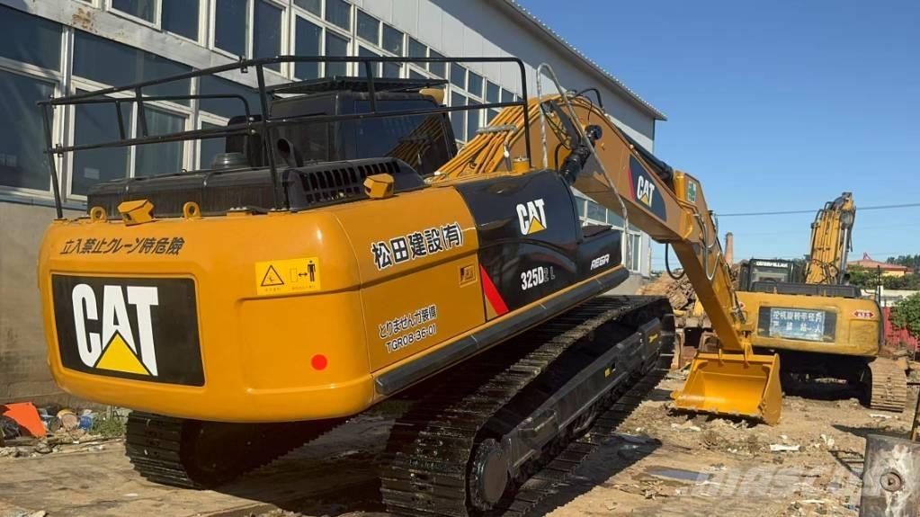 CAT 325 D L Beltegraver