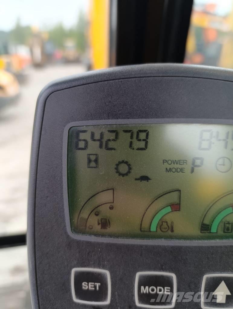 JCB JS 260 LC Beltegraver