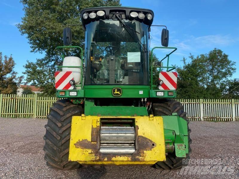 John Deere 7400 Selvdrevne fôrhøstere