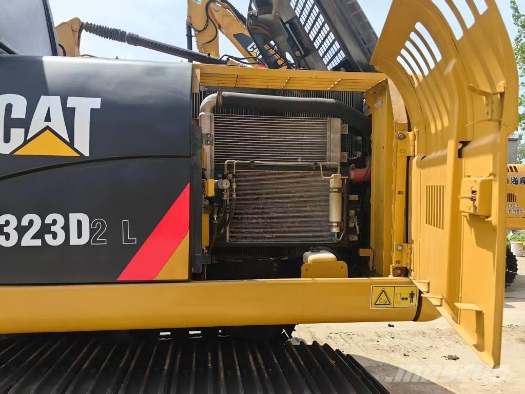 CAT 323 D Beltegraver