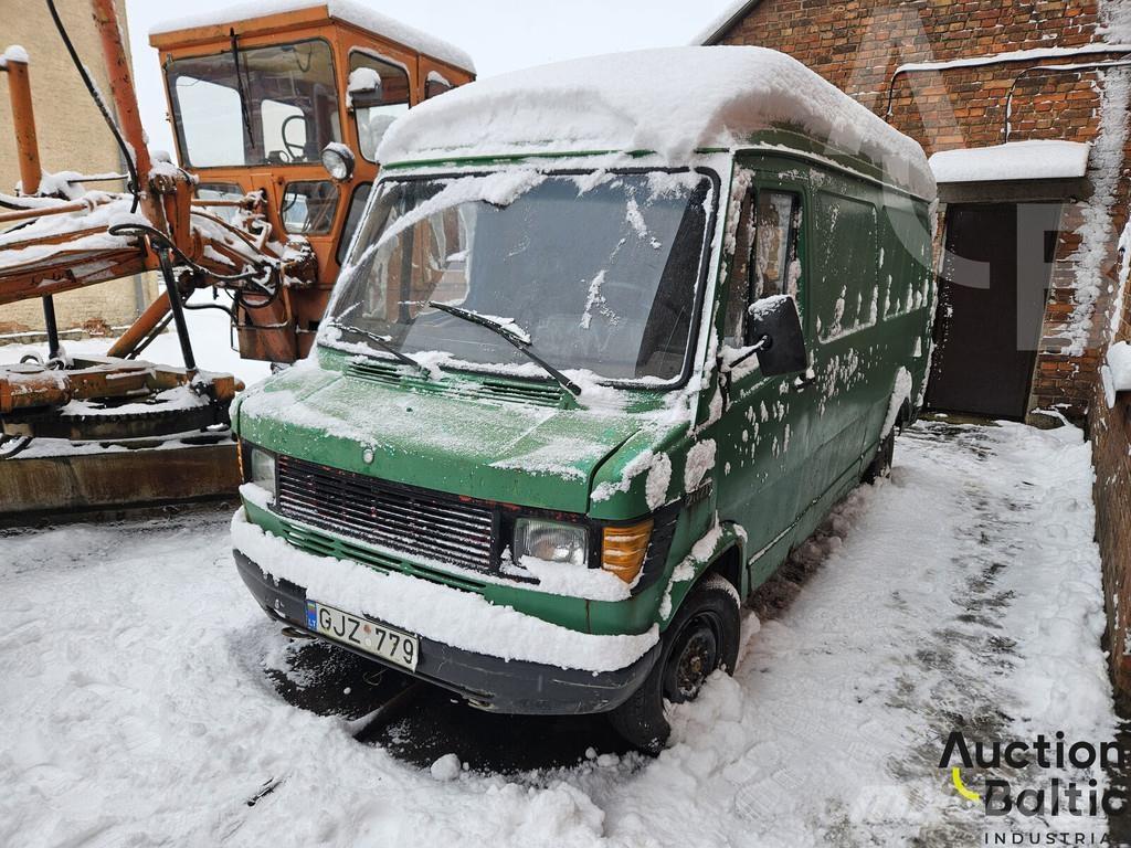 Mercedes-Benz 207D Lette lastebiler