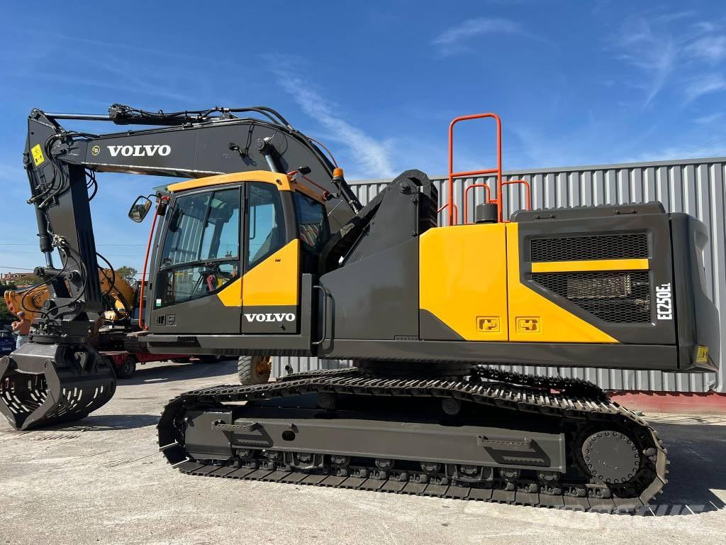 Volvo EC 250 EL Beltegraver