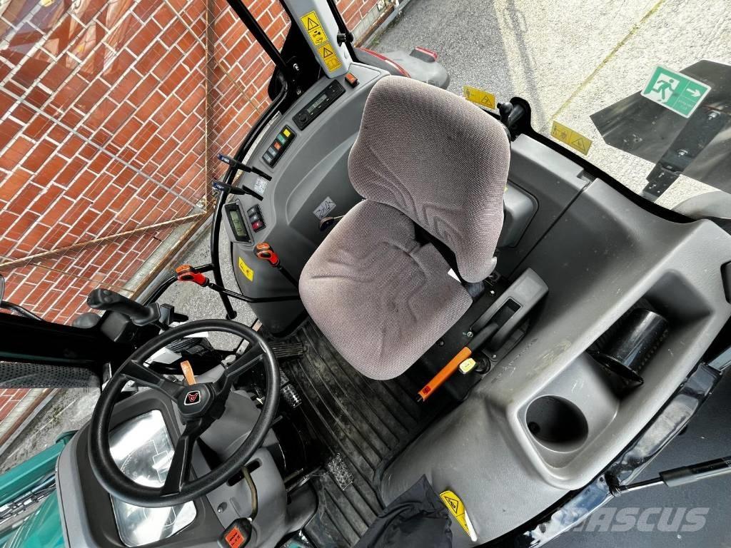 Arbos 3075 Kompakttraktorer