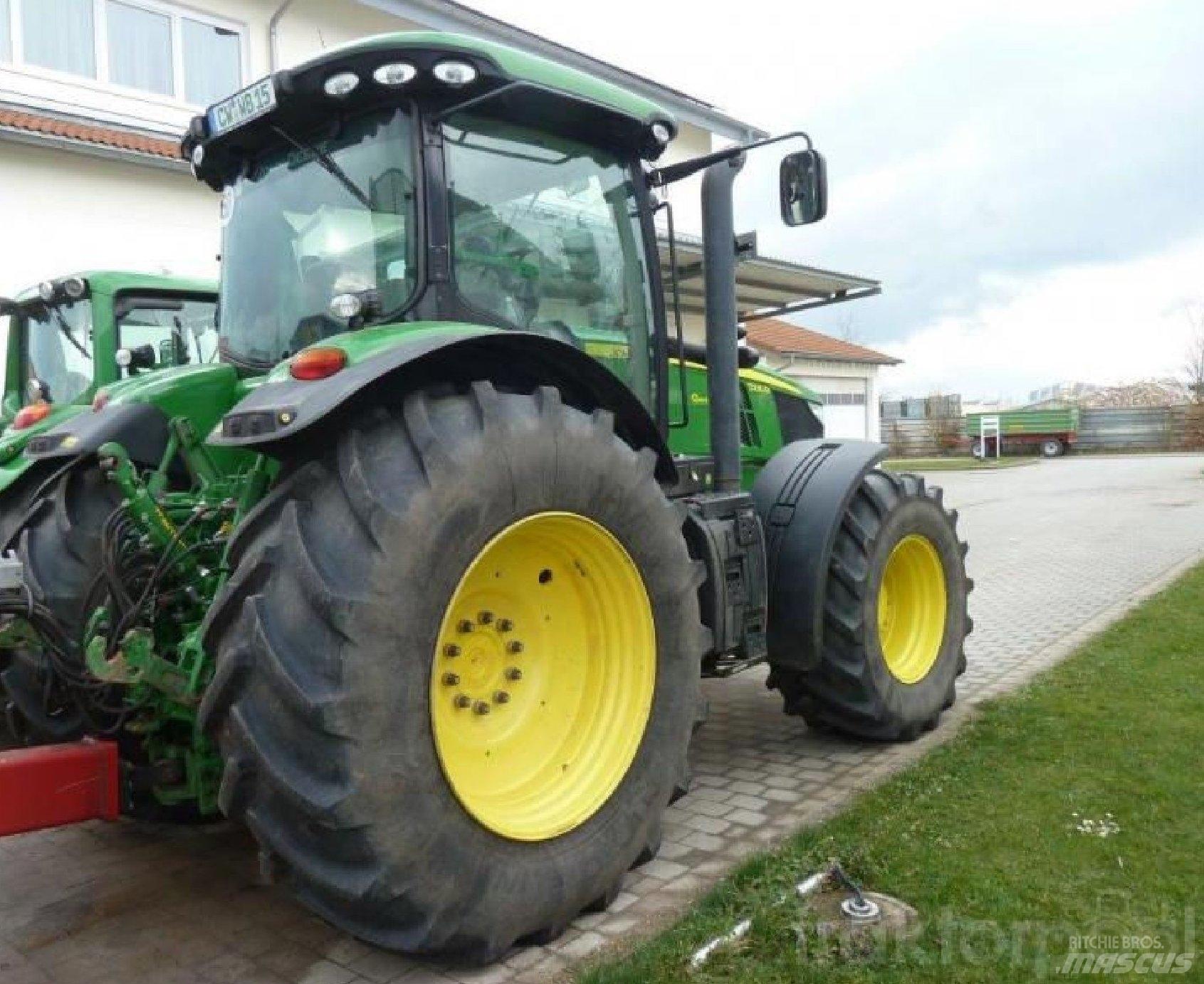 John Deere 7230R Traktorer