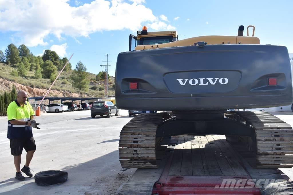 Volvo EC 240 C N L Beltegraver