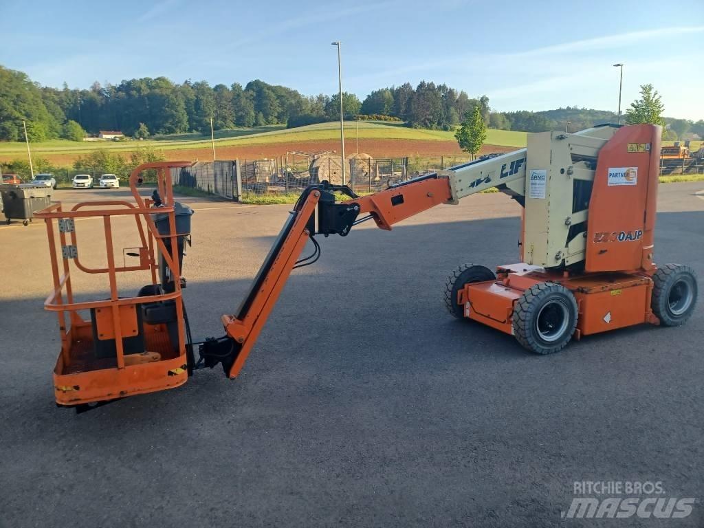 JLG E 300 AJP Leddede bomlifter