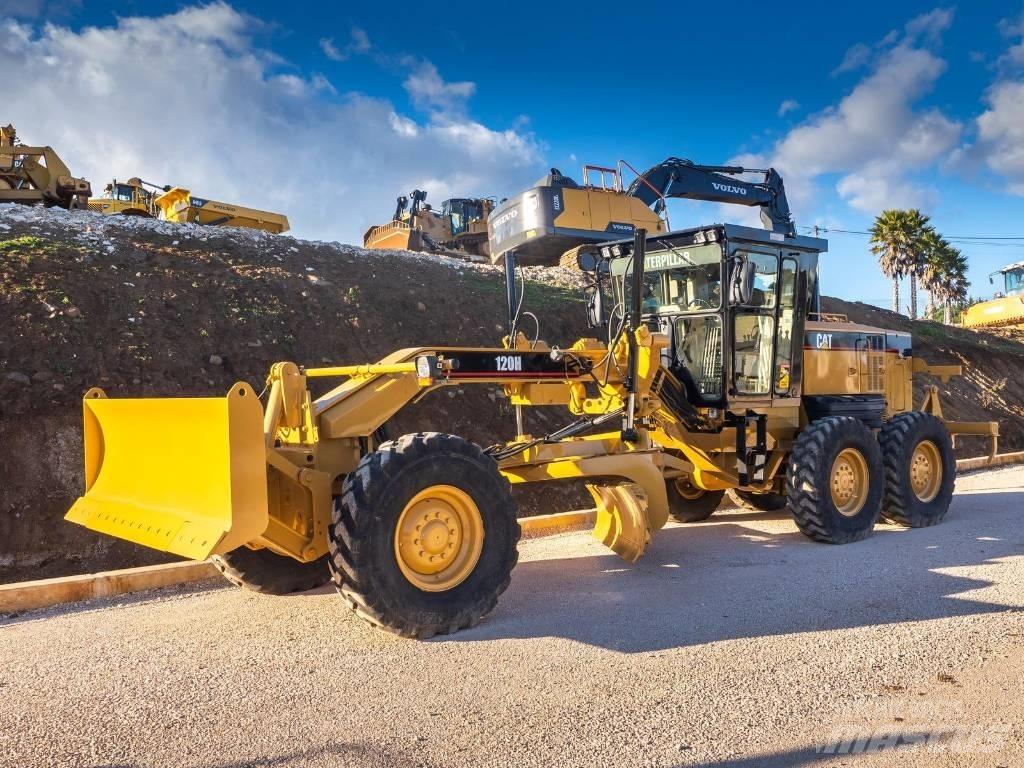 CAT 120 H VHP Veihøvler