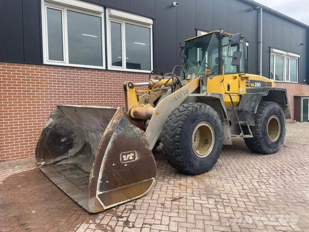 Komatsu WA250-5 Hjullastere