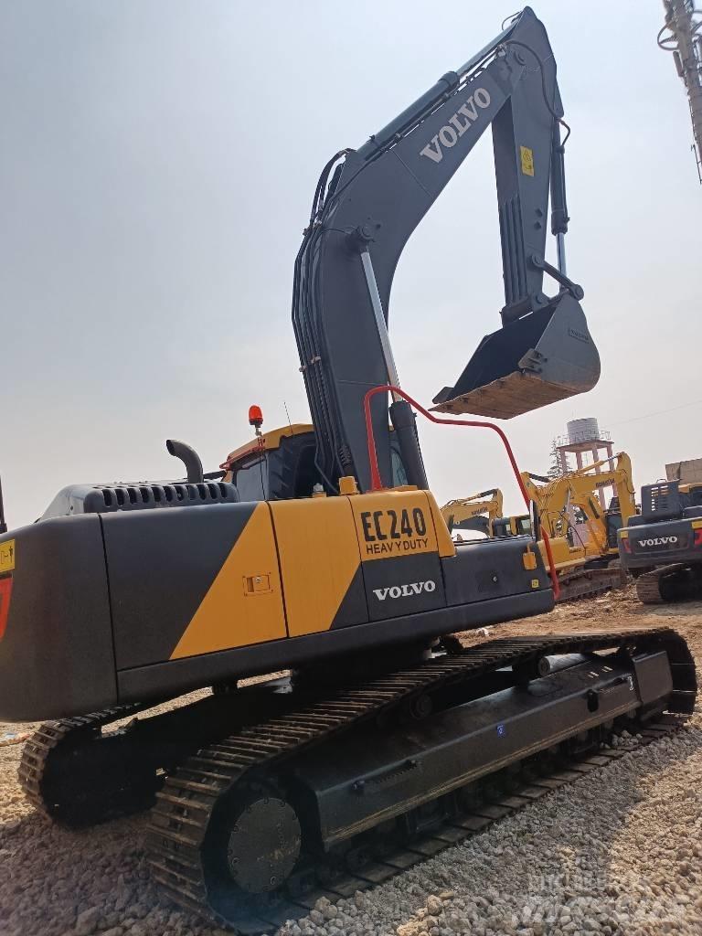 Volvo EC 240 Beltegraver