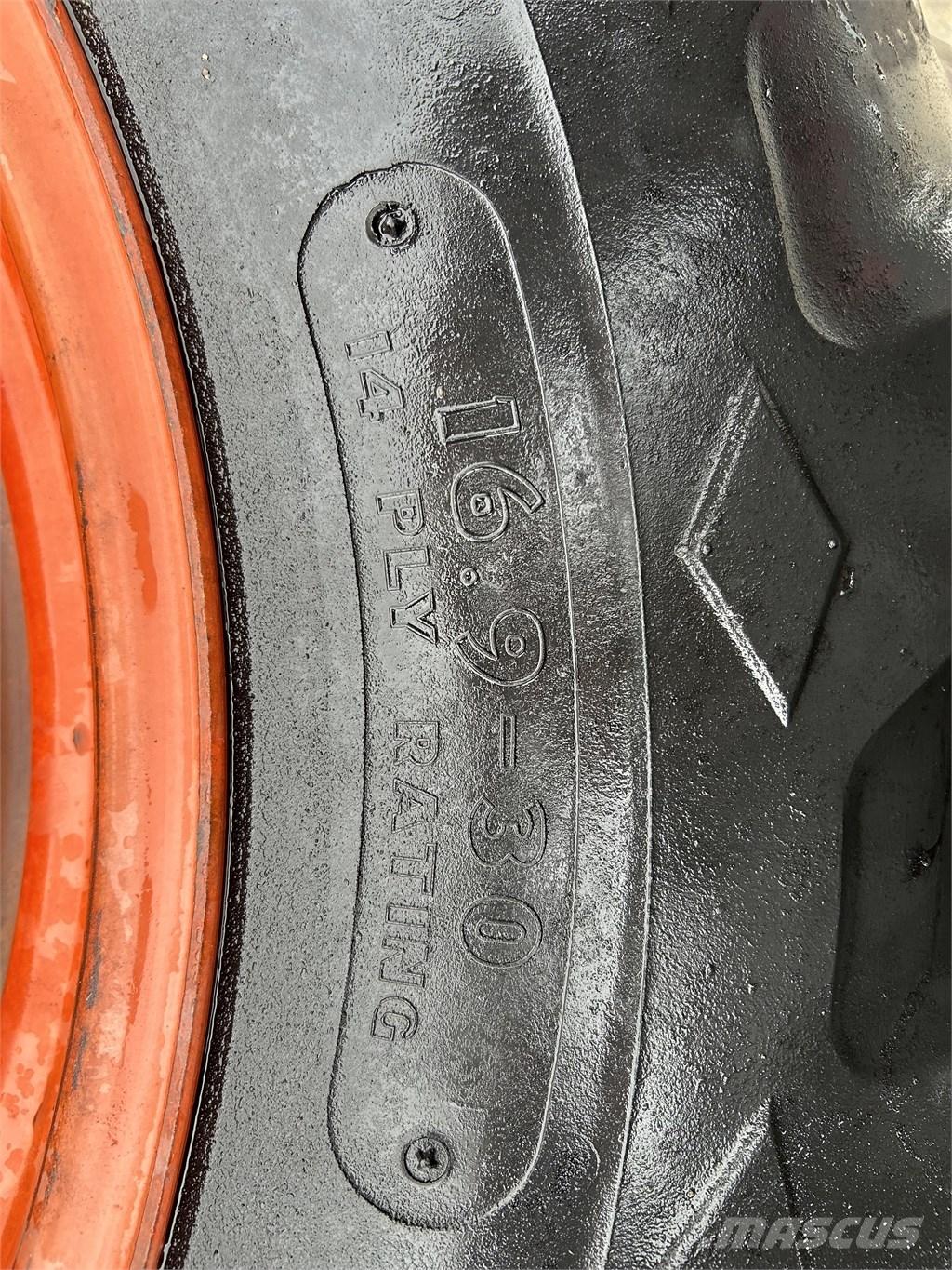 Goodyear 16,9-30 Dekk, hjul og felger