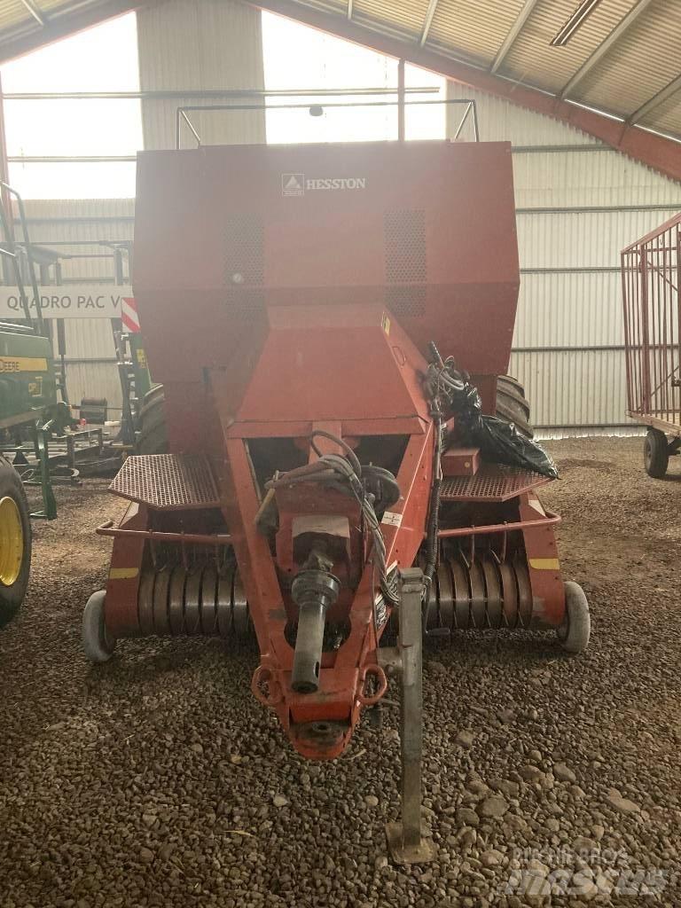 Hesston 4900 Firkantpresser