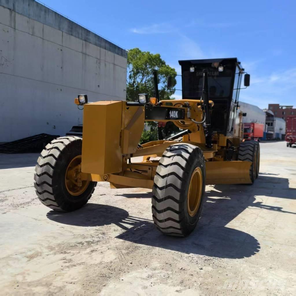 CAT 140K Veihøvler