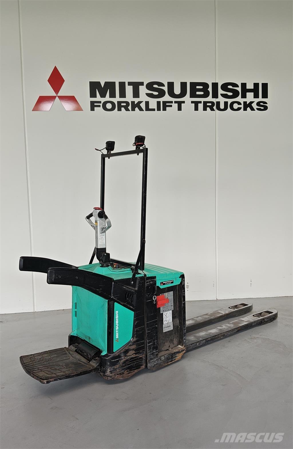 Mitsubishi PBV20N2 Platform truck