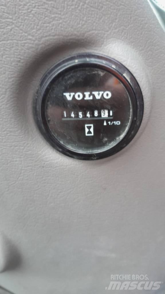 Volvo EC 300 D L Beltegraver