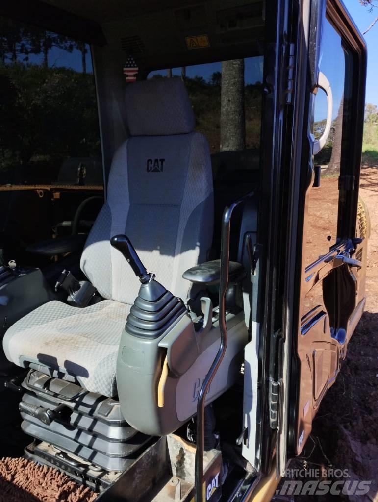 CAT 320D2 Beltegraver
