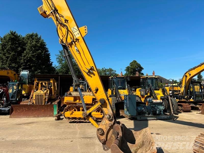 JCB JS 220 LR Beltegraver