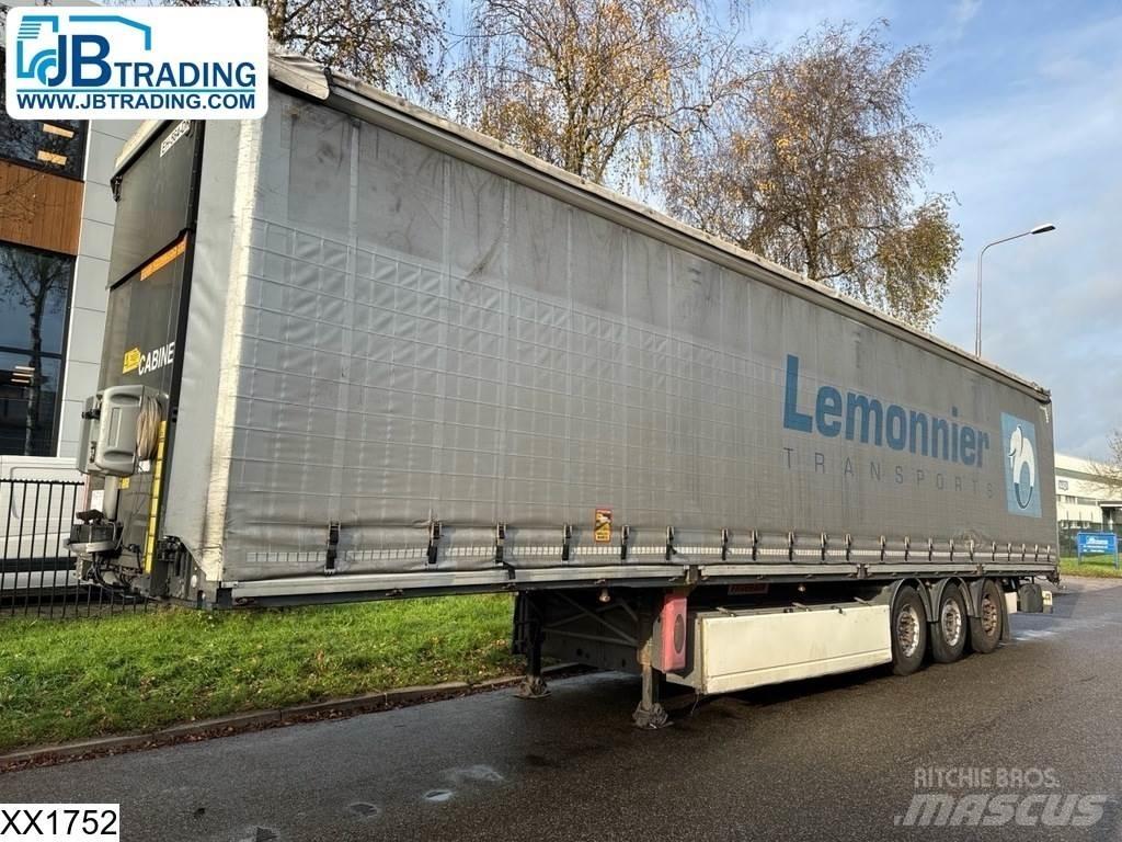 Fruehauf Tautliner Gardintrailer