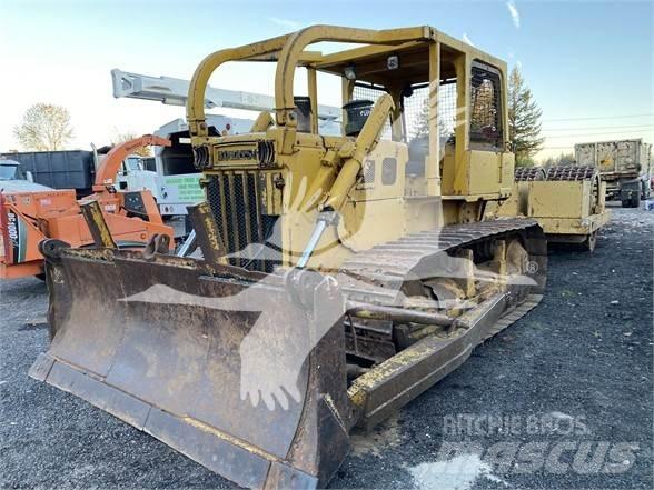 Komatsu D65E-6 Dozere Beltegående